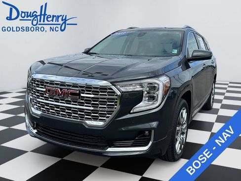 Used 2022 GMC Terrain Denali AWD/4WD image 1