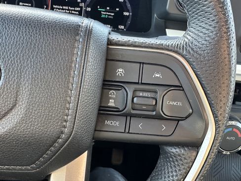 Used 2024 Toyota Tacoma TRD Off-Road image 21