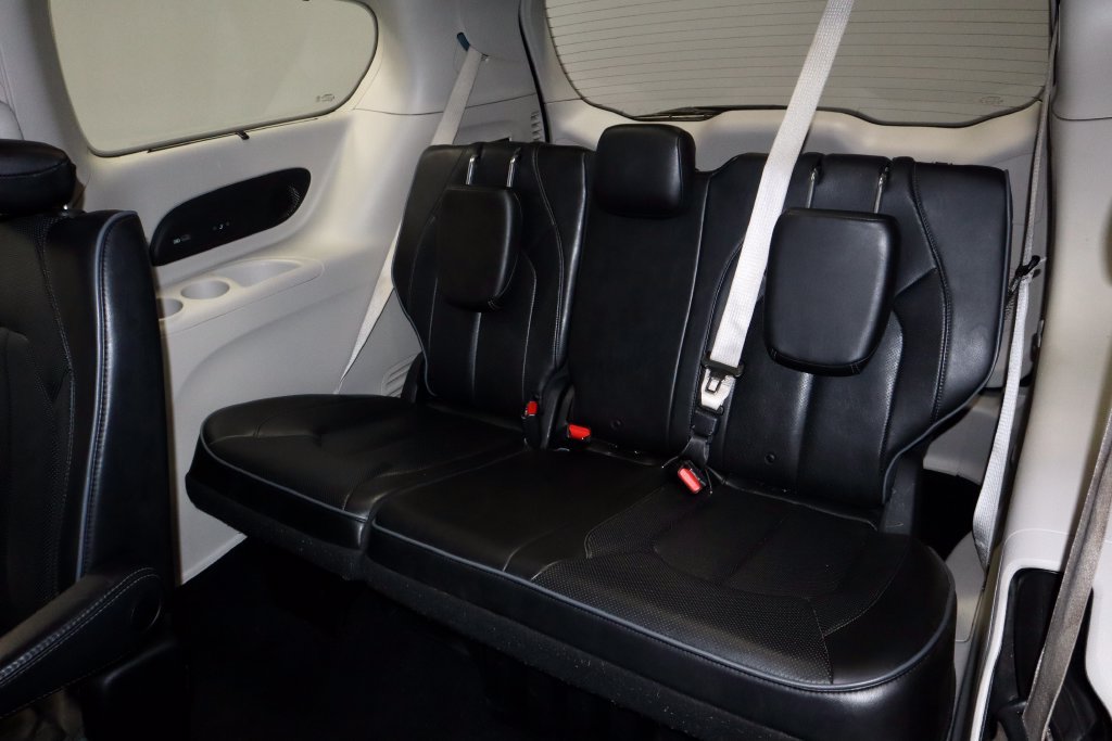 Used 2019 Chrysler Pacifica Limited FWD image 21