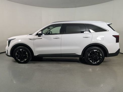Used 2024 Kia Sorento S FWD image 4