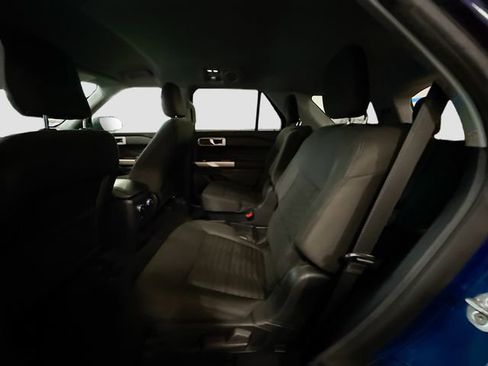 Used 2021 Ford Explorer XLT image 24