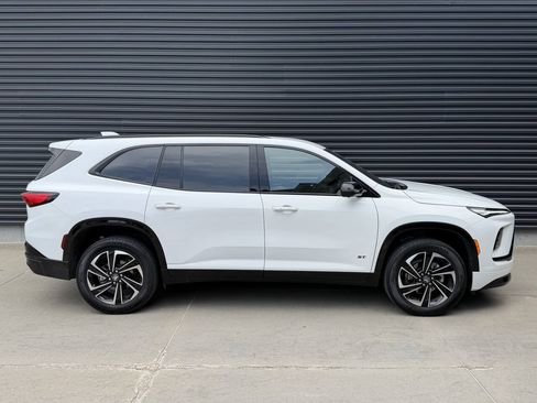 Used 2026 Buick Enclave Sport Touring AWD/4WD image 10