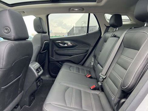 Used 2022 GMC Terrain Denali w/ Denali Premium Package AWD/4WD image 13