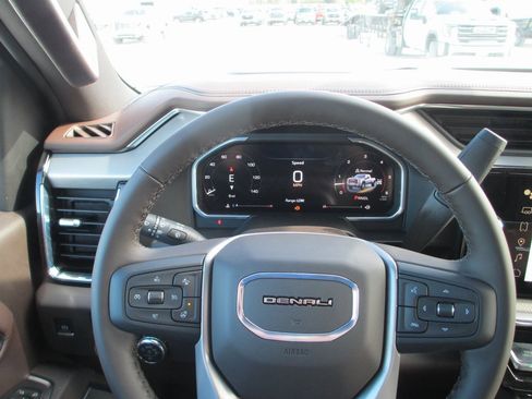 New 2026 GMC Sierra 3500 Denali w/ Denali Reserve Package image 23