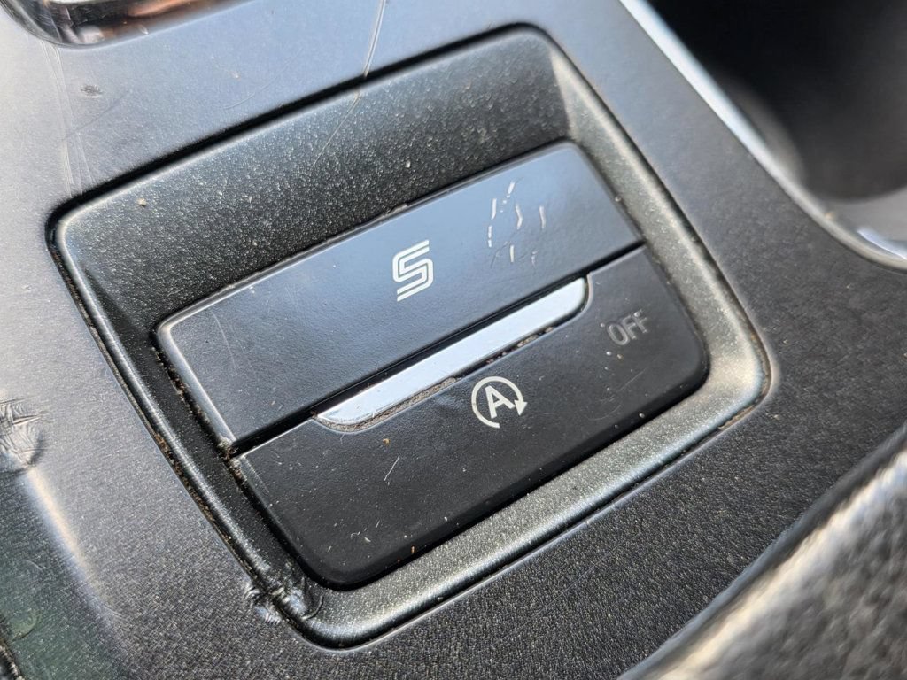Used 2020 Ford Fusion SE w/ Equipment Group 151A FWD image 26