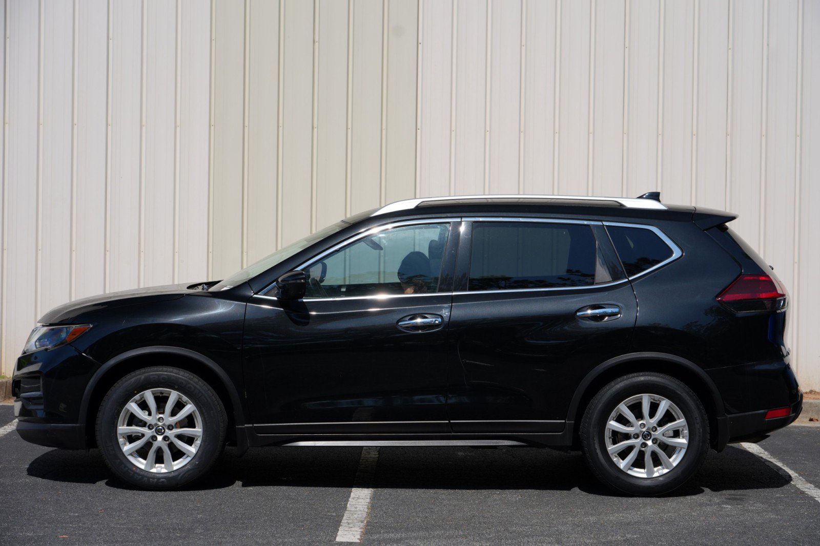 Used 2019 Nissan Rogue SV FWD image 41