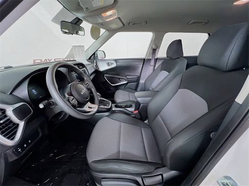 Used 2023 Kia Soul LX w/ Option Group 015 image 10