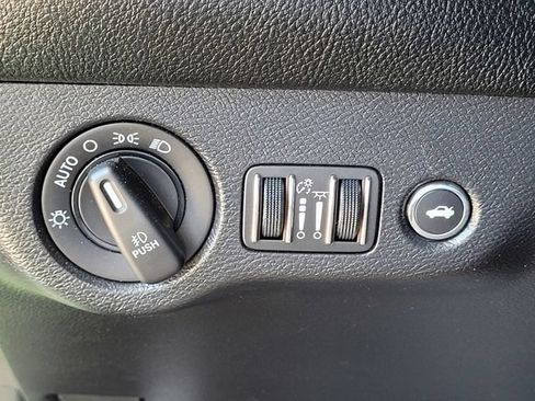 Used 2019 Dodge Challenger SXT w/ Blacktop Package RWD image 10