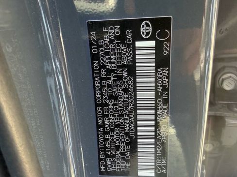 Used 2024 Toyota Prius XLE FWD image 23
