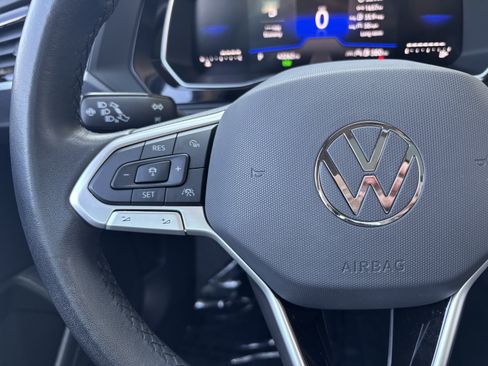 Used 2024 Volkswagen Jetta SE FWD image 17