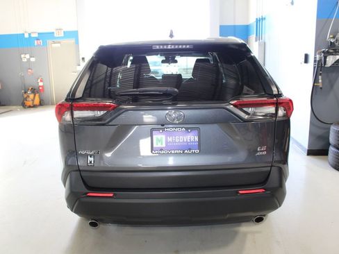 Used 2022 Toyota RAV4 LE AWD/4WD image 37