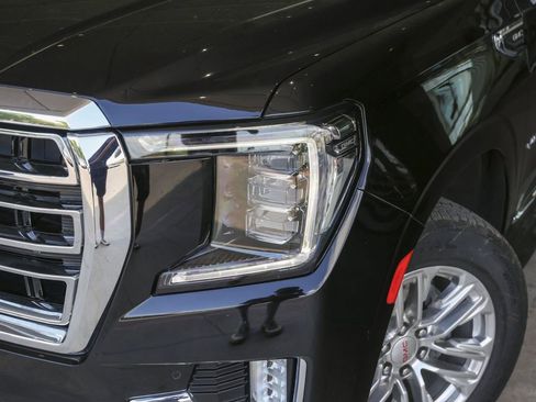 Used 2023 GMC Yukon SLT w/ SLT Luxury Package RWD image 12