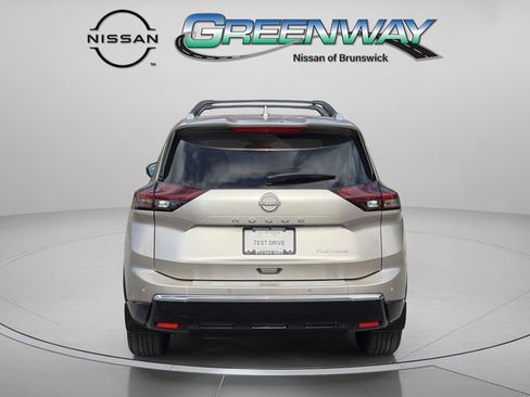 Used 2025 Nissan Rogue Platinum w/ Platinum Premium Package image 6