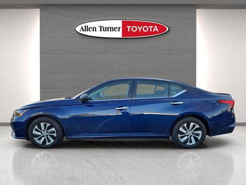 Used 2024 Nissan Altima 2.5 S image 10