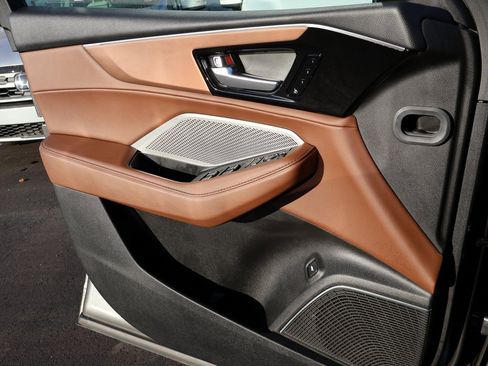 Used 2024 Acura MDX SH-AWD w/ Technology Package image 37