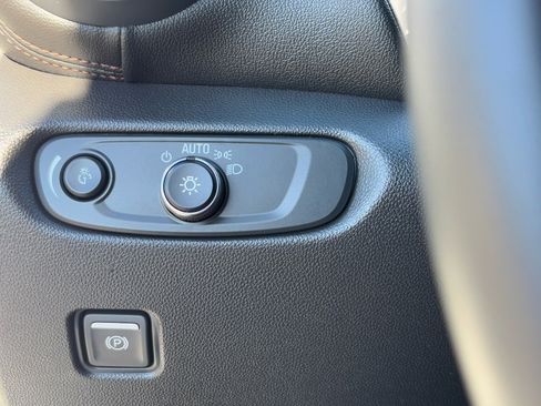 Used 2024 Chevrolet Blazer Premier w/ Driver Confidence II Package image 28