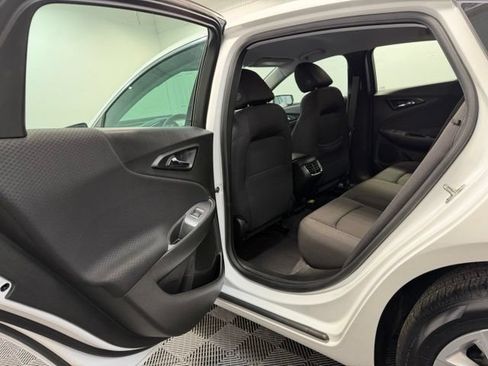 Used 2023 Chevrolet Malibu LT FWD image 26