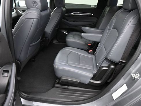 Used 2024 Buick Enclave Premium image 16
