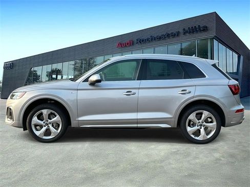 Certified 2025 Audi Q5 2.0T Premium Plus image 2