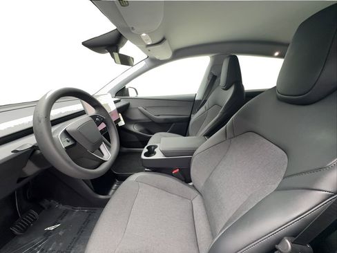 Used 2026 Tesla Model Y 2WD image 18