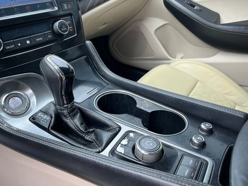 Used 2017 Nissan Maxima Platinum image 13