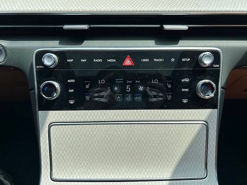 Certified 2026 Genesis GV80 2.5T Prestige AWD/4WD image 18
