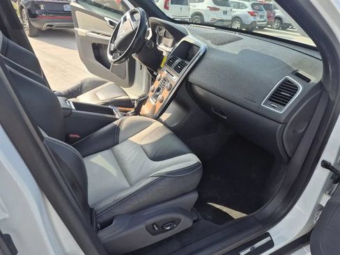 Used 2015 Volvo XC60 T6 Platinum FWD image 17