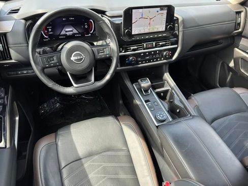 Used 2025 Nissan Pathfinder Platinum AWD/4WD image 15