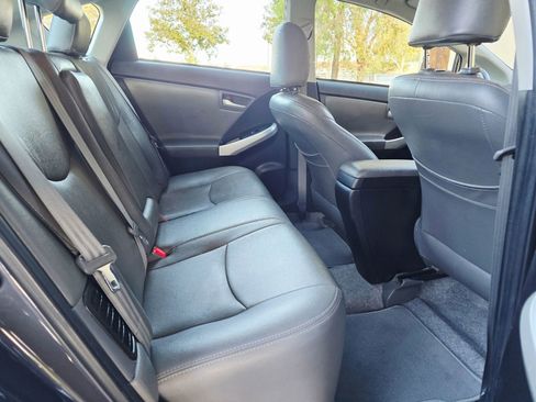 Used 2014 Toyota Prius Plug-In Hybrid image 30