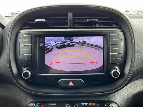 Used 2022 Kia Soul LX FWD image 29