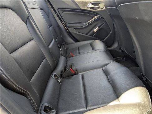 Used 2018 Mercedes-Benz GLA 250 image 17