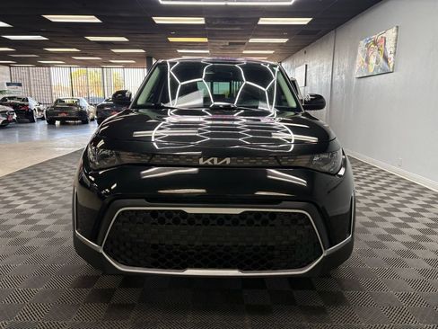 Used 2023 Kia Soul LX w/ LX Technology Package FWD image 3