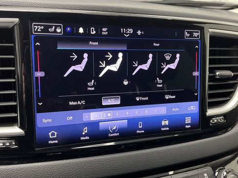 Used 2023 Chrysler Pacifica Touring-L image 19