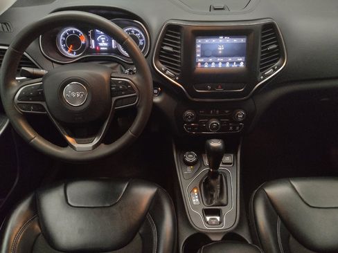 Used 2020 Jeep Cherokee Latitude Plus image 22