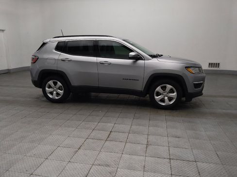 Used 2019 Jeep Compass Latitude w/ Popular Equipment Group FWD image 11