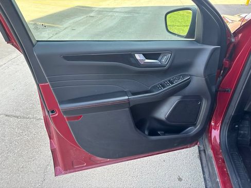 Used 2023 Ford Escape ST-Line w/ Tech Pack #1 AWD/4WD image 6