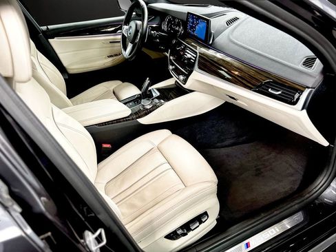 Used 2018 BMW M550i xDrive image 20