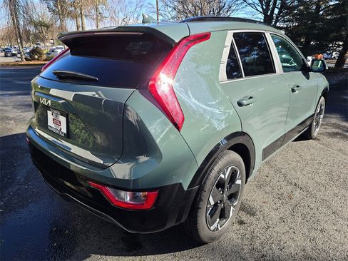 Used 2024 Kia Niro Wind w/ Wind Preserve Package image 4