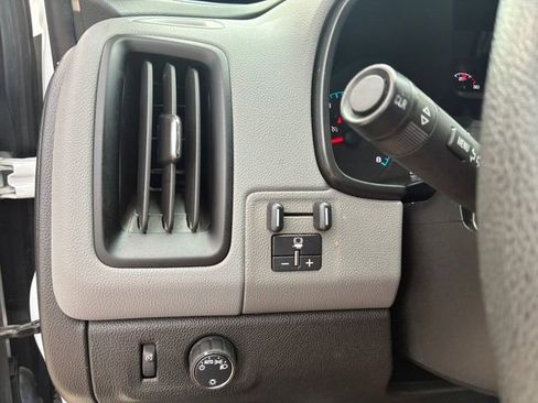 Used 2021 Chevrolet Colorado W/T w/ WT Convenience Package image 12
