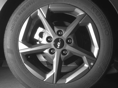 Used 2025 Kia K4 FWD image 15