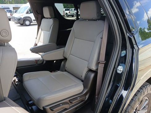 Used 2024 Chevrolet Tahoe Z71 w/ Luxury Package AWD/4WD image 21