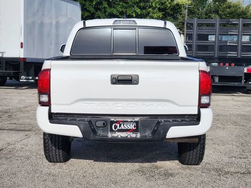 Used 2020 Toyota Tacoma SR5 w/ SR5 Appearance Package (SM) RWD image 6