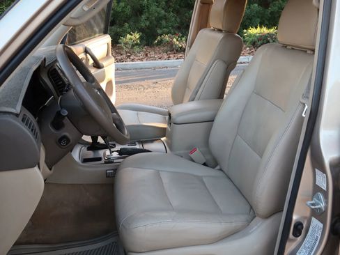 Used 2003 Toyota Land Cruiser image 10
