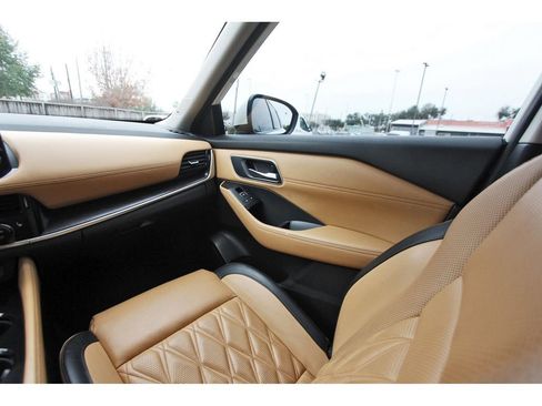 Used 2023 Nissan Rogue Platinum w/ Platinum Premium Package image 11