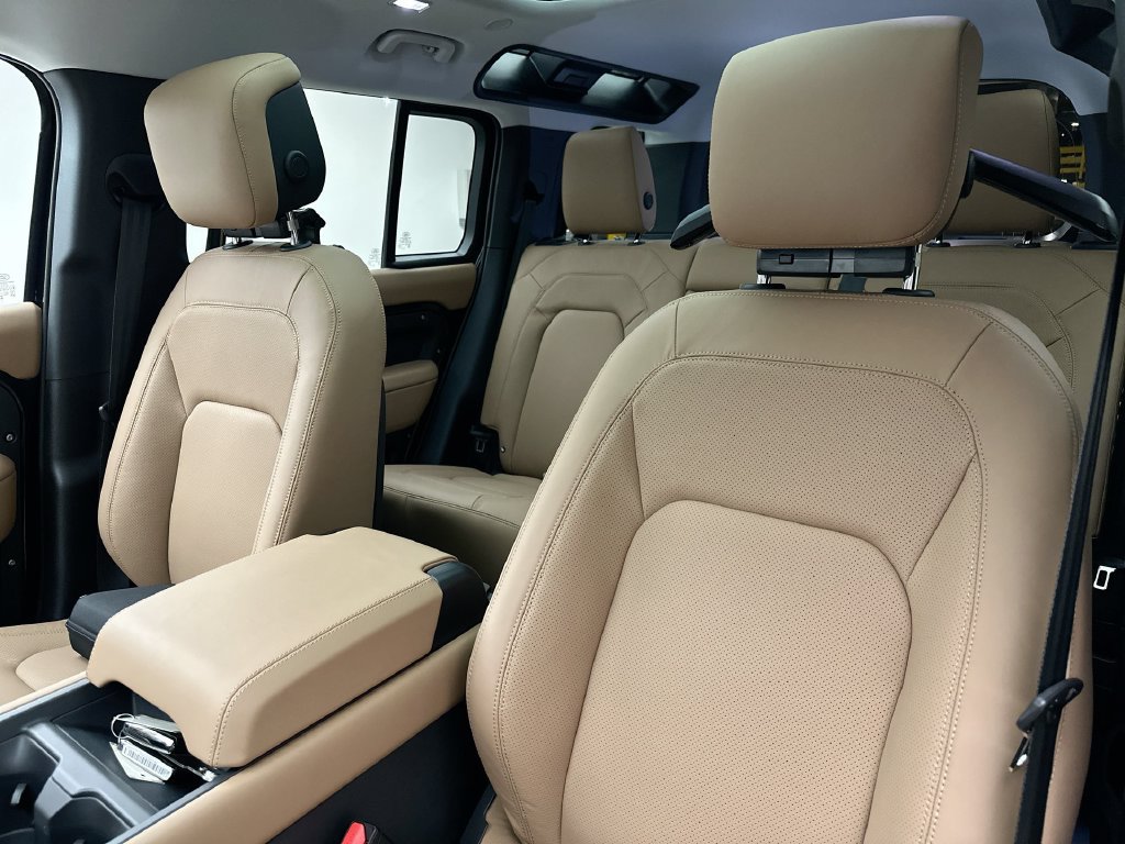 New 2026 Land Rover Defender 110 S AWD/4WD image 10