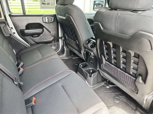 Used 2022 Jeep Wrangler Unlimited Rubicon w/ LED Lighting Group AWD/4WD image 30