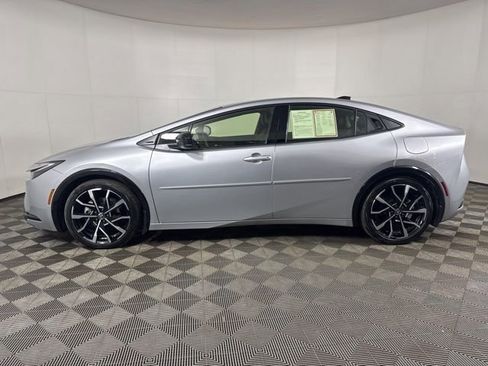 Used 2024 Toyota Prius Prime FWD image 7