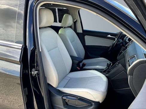 Used 2019 Volkswagen Tiguan SEL FWD image 31