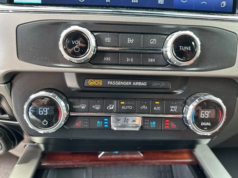 Used 2022 Ford F250 King Ranch w/ FX4 Off-Road Package AWD/4WD image 34