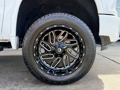 Used 2021 Chevrolet Silverado 2500 High Country w/ Z71 Off-Road Package AWD/4WD image 14